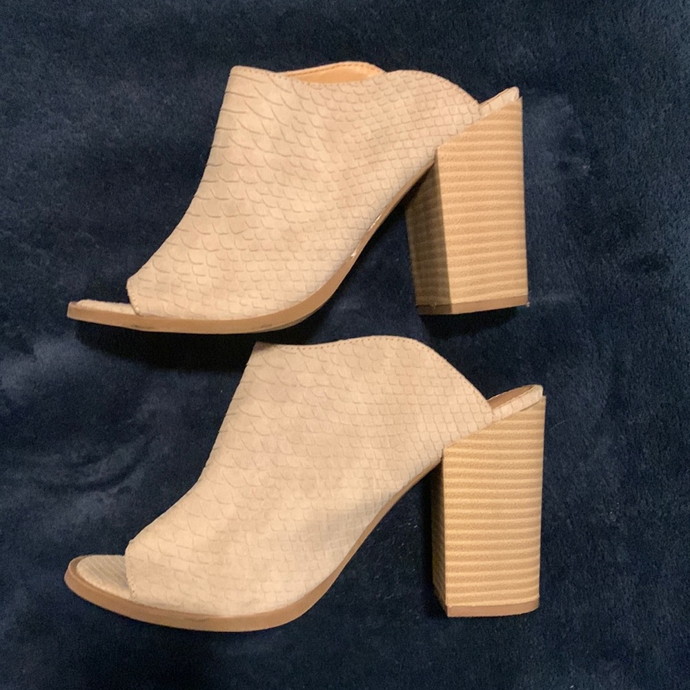 Express Peep Toe Snakeskin Heel